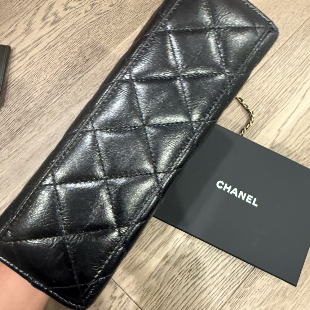 Chanel Black Quilted Crossbody Bag with Gold Chain - Picture 3 of 6